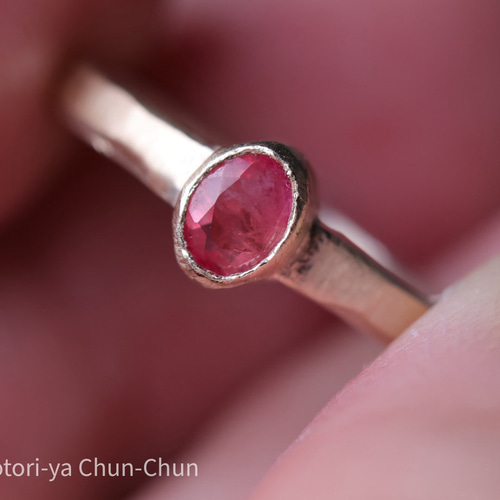 小鳥屋ジュエリー】「幻の赤いエメラルド」レッドベリル・K10YGリング