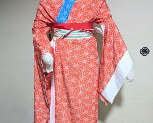 新品 麻の葉 着物 正絹“和に触れて高鳴るこころ”仕付け糸付 長襦袢 5381 新品 縦縞 着物 正絹 仕付け糸付 ロング丈“懐かしさもモダンさも