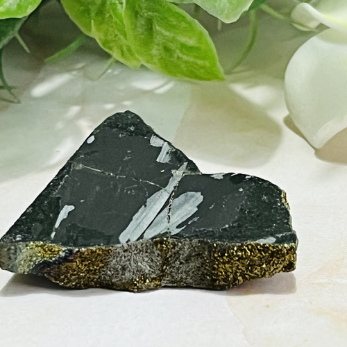 ロシア ボルガ川産出✨ レインボー パイライト 黄鉄鉱 原石 ラフ