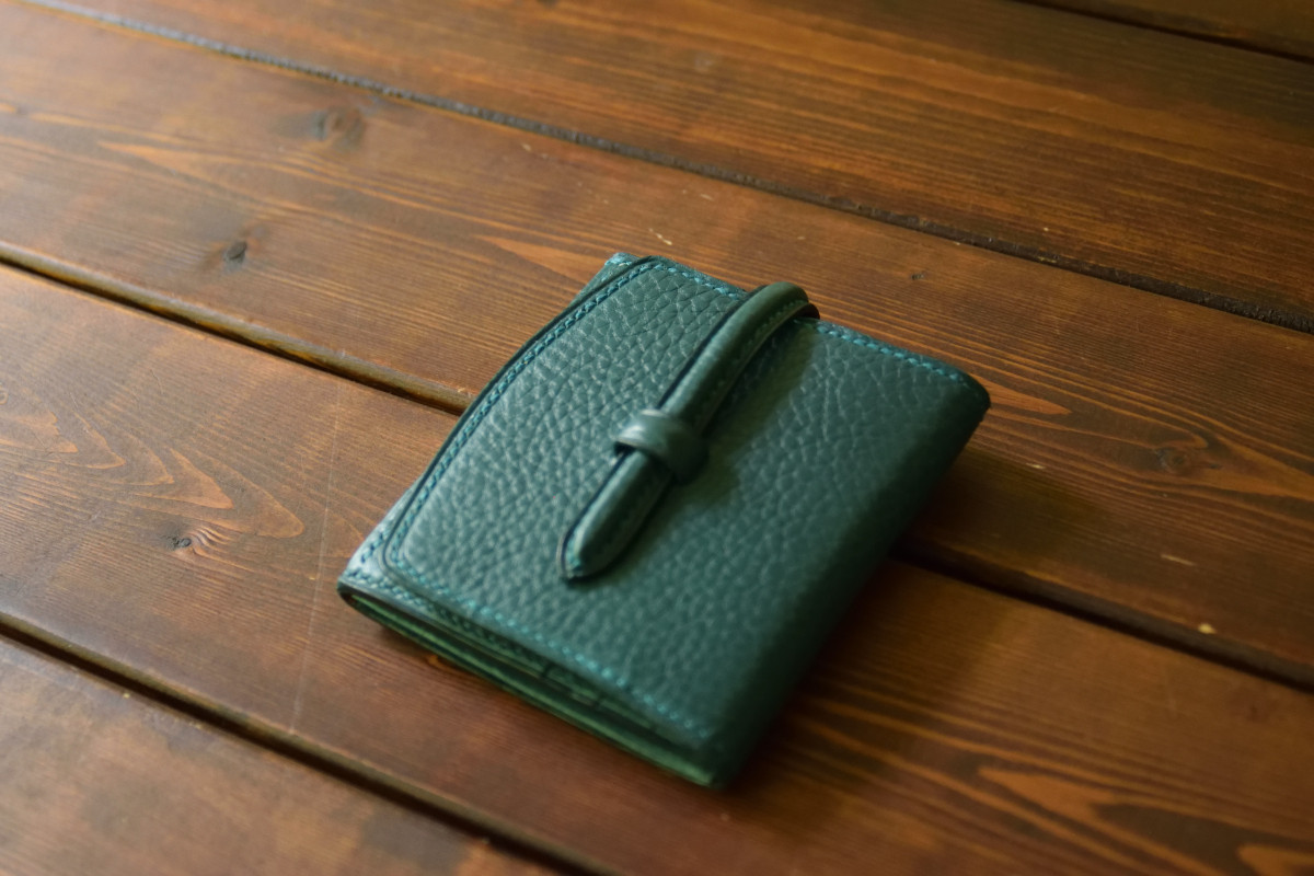 コンパクトウォレット　札バサミ　イタリアンレザー使用　ターコイズ