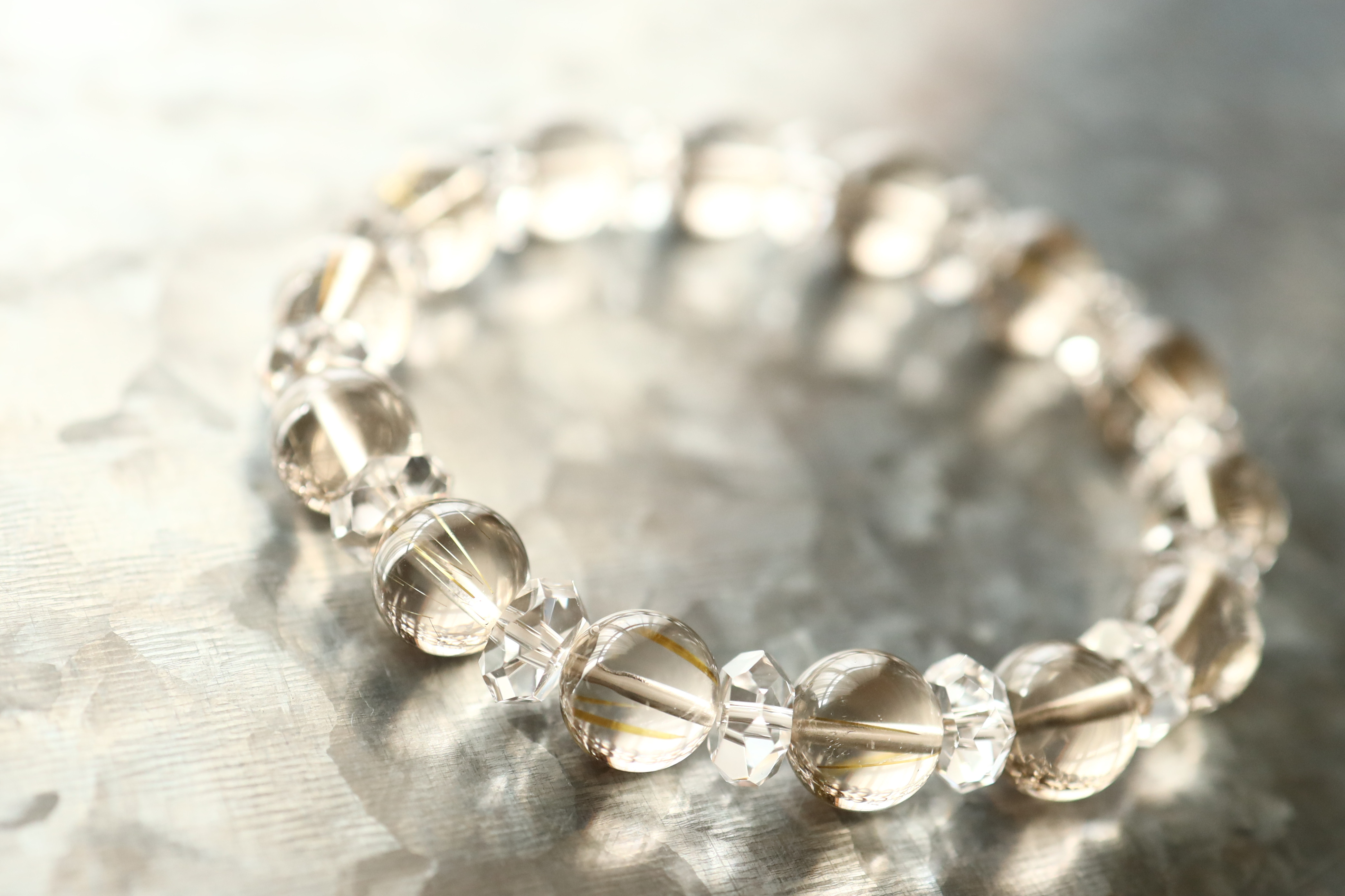…☆プレミアムブレス☆…☆アンティークゴールドルチルクォーツ：9.5ミリ＆水晶☆…☆天然石ブレスレット☆… 8,968円