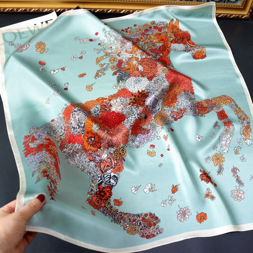 カラフル花と馬デザインのシルクスカーフ 100％シルク 約68cm 大判絹製