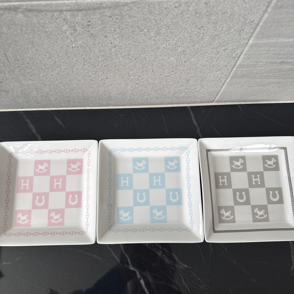 新品/未使用】ポーセラーツ/グレージュ鎖柄プレート、コップセット