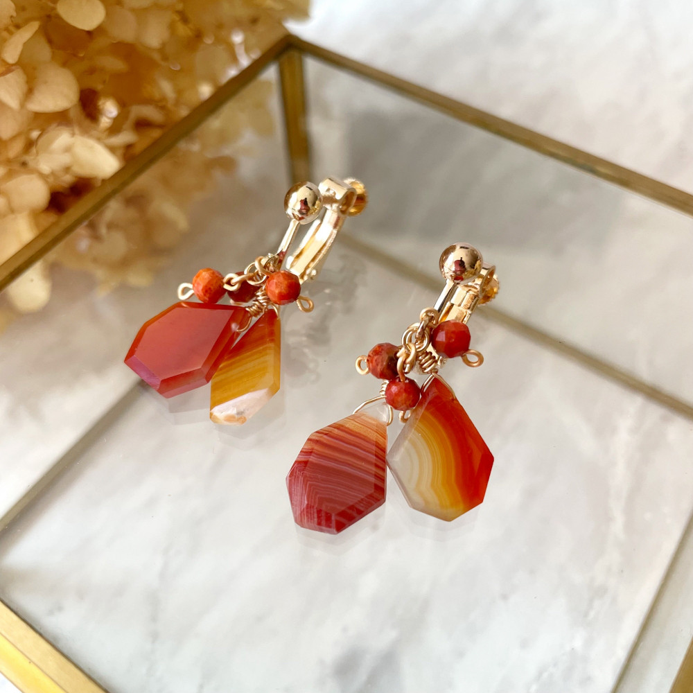 【✦14kgf金属アレルギー対応✦】天然石　〜7月の誕生石〜赤い宝石カーネリアンのイヤリング