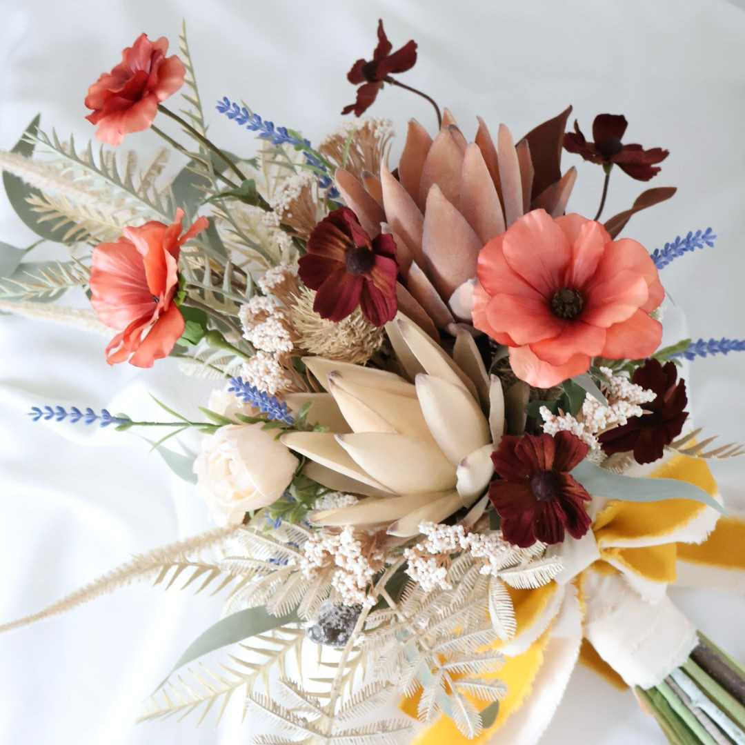 落ち着いたモダンテイストの映えクラッチブーケ 造花ウェディングブーケ