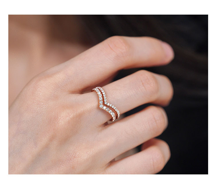 【ヘイズジュエリー】メイフアシリーズ18Kゴールドストレート/V字型ダイヤモンドリング、高色・高透明度天然ダイヤモンドジュエリー