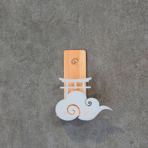 取り付け10秒】コンパクトなアクリル神棚／御札立て 神棚 壁掛け 紀州