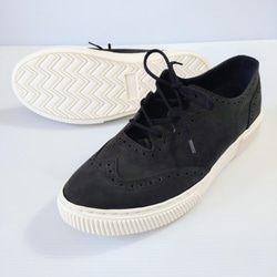 夏を涼しく彩るメダリオンデザインスニーカー 20枚目の画像