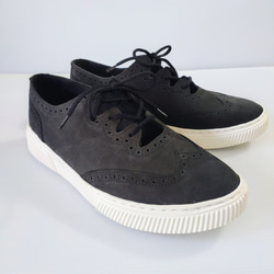 夏を涼しく彩るメダリオンデザインスニーカー 19枚目の画像