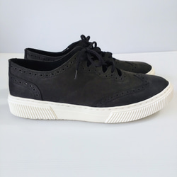 夏を涼しく彩るメダリオンデザインスニーカー 8枚目の画像