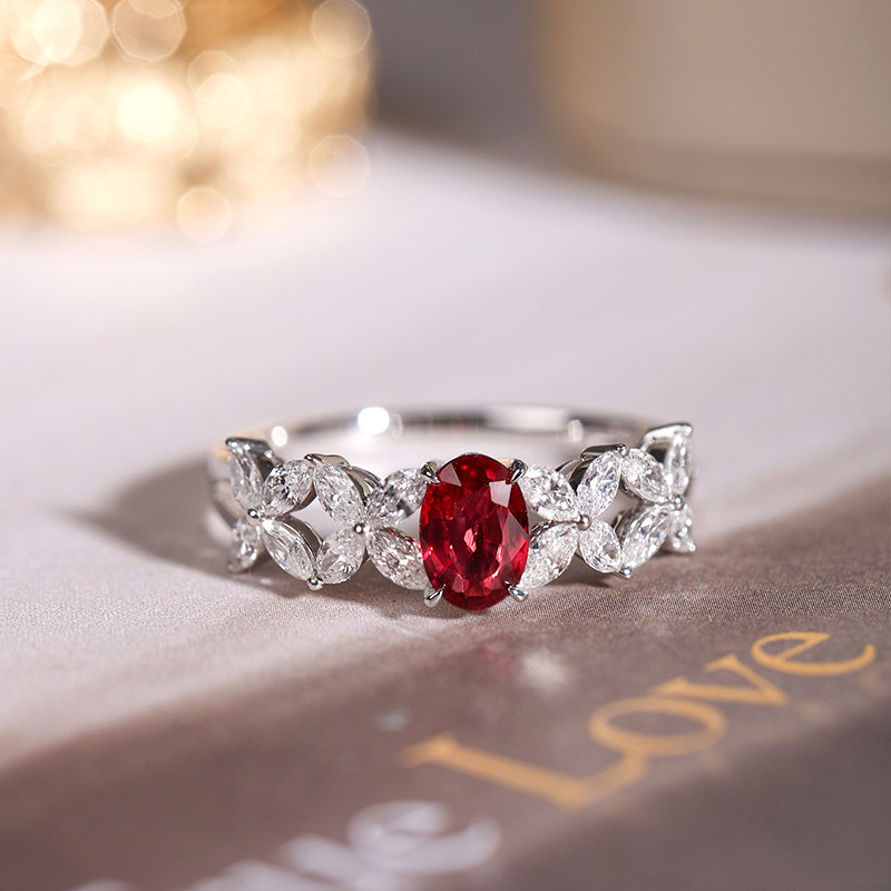 [ヘイズジュエリー] 18Kゴールドクラシックデザイン天然ピジョンブラッドルビーリングメインストーン約1カラット天然ウェディング