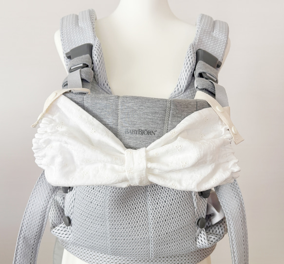 新商品☆抱っこ紐用スリーピングフードカバー☆ベビービョルンHARMONY、ONEKAI、MINIなど☆レース刺繍柄 7枚目の画像