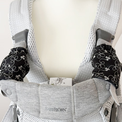 新商品☆ベビービョルンHARMONY、ONE、ONEKAI、アンジェレッテ用 リバーシブルよだれカバー☆お花の刺繍柄 8枚目の画像
