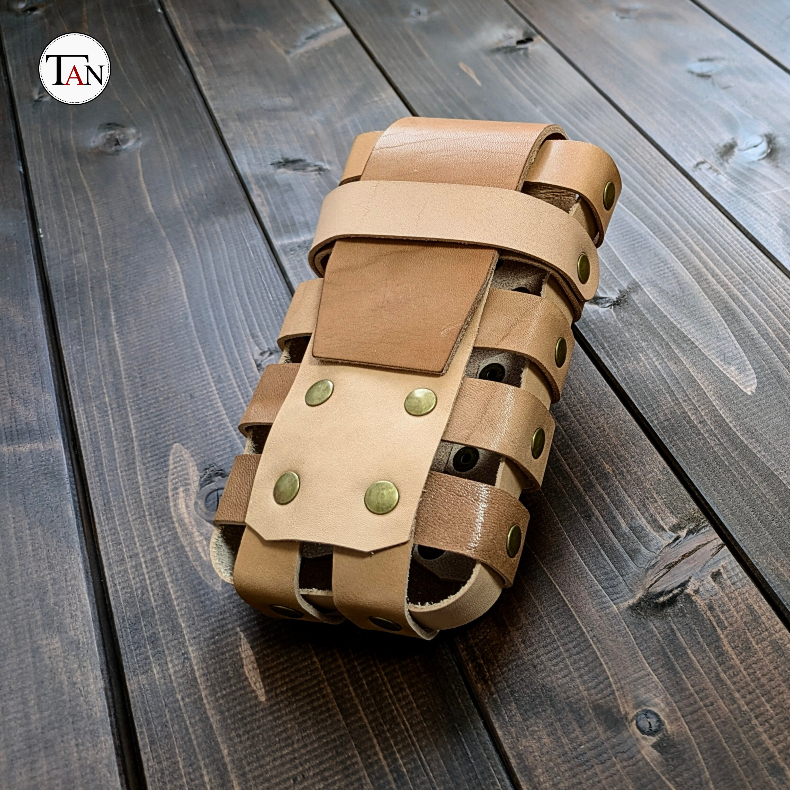 【栃木レザーで作ったヌメ革のウエストポーチ】　牛革 レザー 本革　小物入れ　スマホケース　ベルトポーチ　ハンドメイド