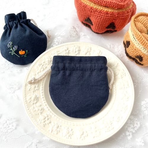 ハロウィン】刺繍ポーチサシェ（匂い袋）＊ひのきのウッドチップと天然