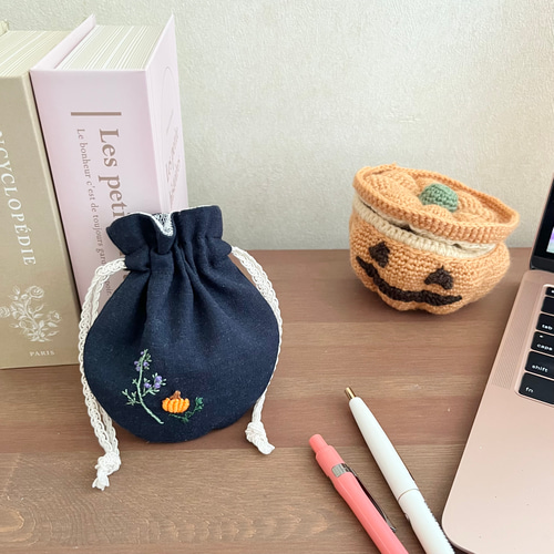 ハロウィン】刺繍ポーチサシェ（匂い袋）＊ひのきのウッドチップと天然
