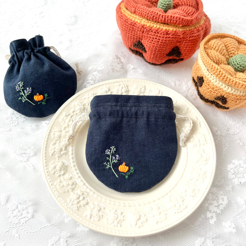 ハロウィン】刺繍ポーチサシェ（匂い袋）＊ひのきのウッドチップと天然