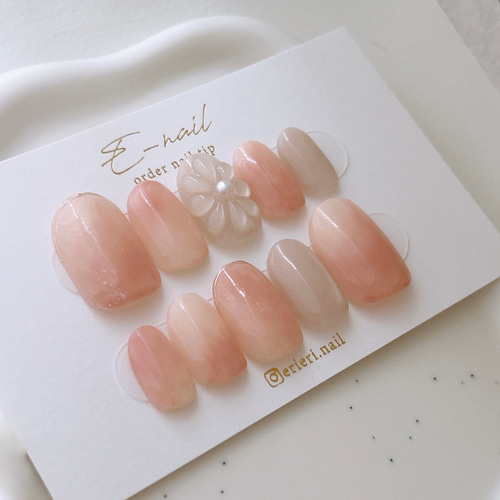 優しい桃ネイル ピンク マグネット 夏 桃 うるうる 上品 シンプル 推し