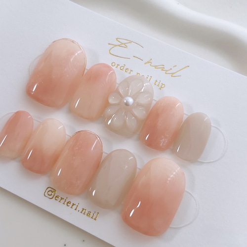 優しい桃ネイル ピンク マグネット 夏 桃 うるうる 上品 シンプル 推し