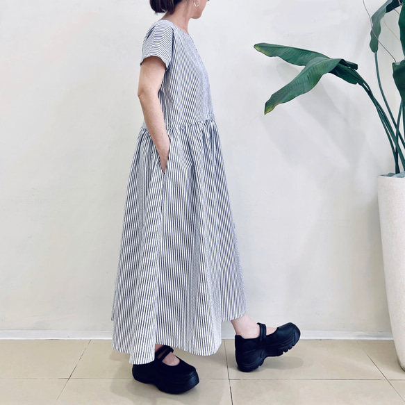 半袖サイドリボンワンピース　* Cotton リップル素材　紺と白のストライプ柄 * 4枚目の画像
