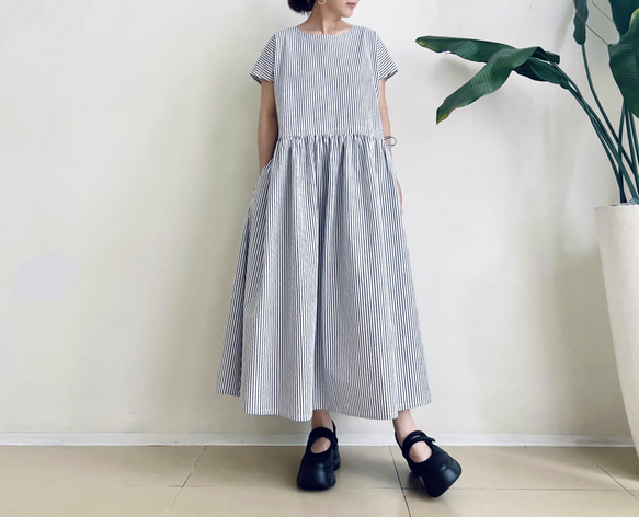 半袖サイドリボンワンピース　* Cotton リップル素材　紺と白のストライプ柄 * 1枚目の画像