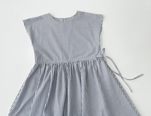 半袖サイドリボンワンピース　* Cotton リップル素材　紺と白のストライプ柄 * 8枚目の画像