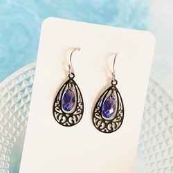 推し色♡黒透かしステンレスピアス／紫 3枚目の画像