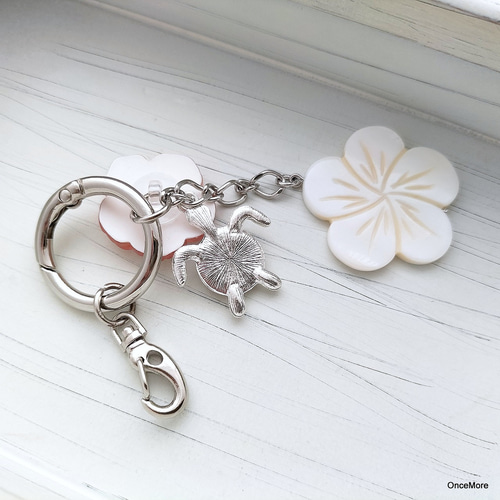2種のハイビスカスとホヌのカラビナキーホルダー キーホルダー