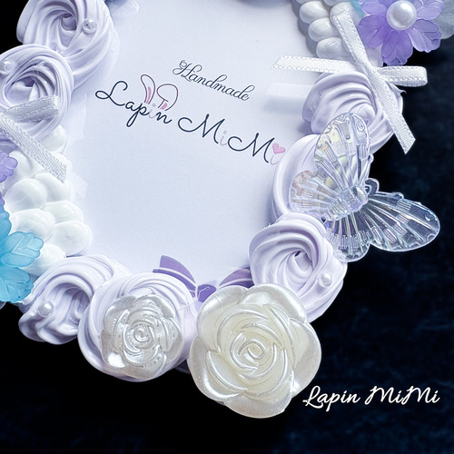 受注製作】白 紫 ホイップデコ 硬質トレカケース B8 薔薇 蝶 カード