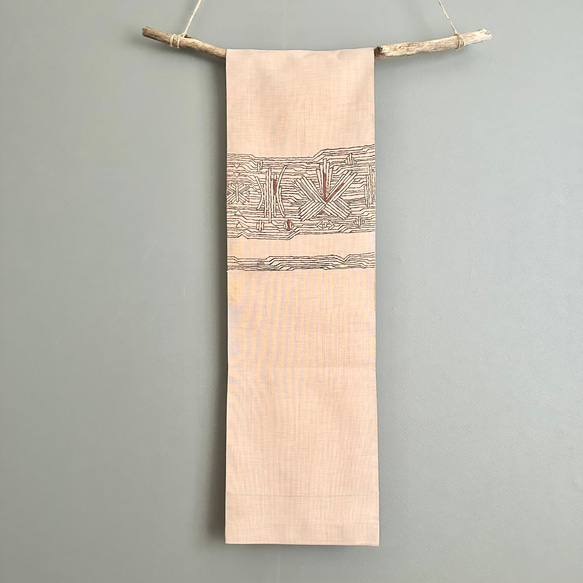 帯のタペストリー　流木×涼しげなベージュ　テーブルランナー使用可　小物　和モダン　着物　リメイク インテリア　和室 4枚目の画像