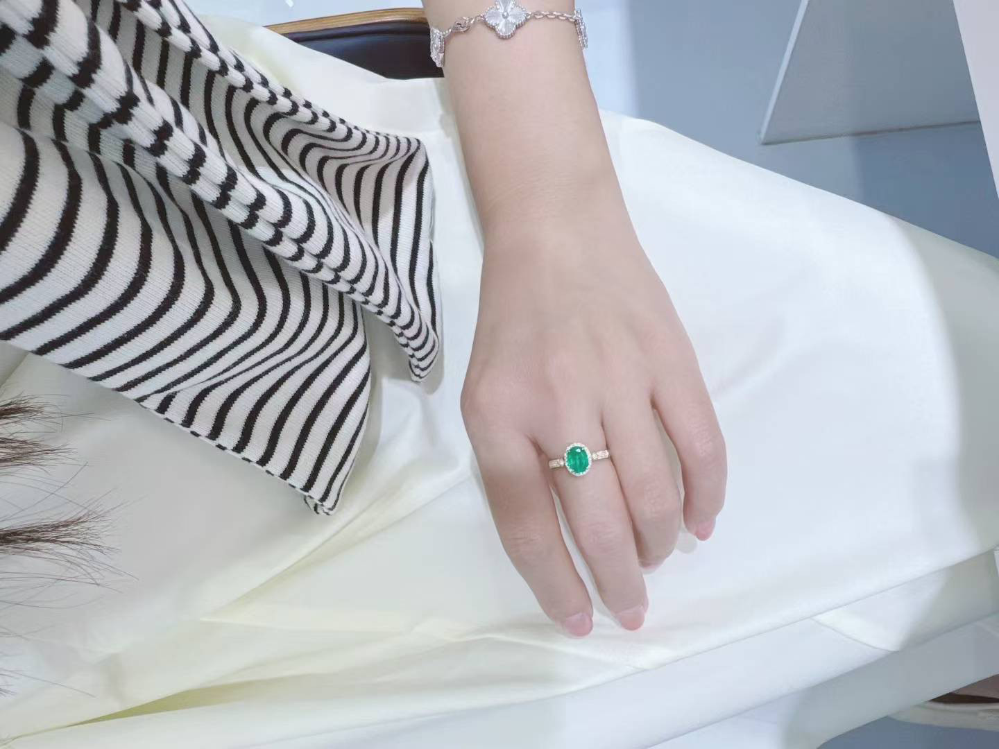 天然ダイヤモンド付きエメラルドリングk18 5802