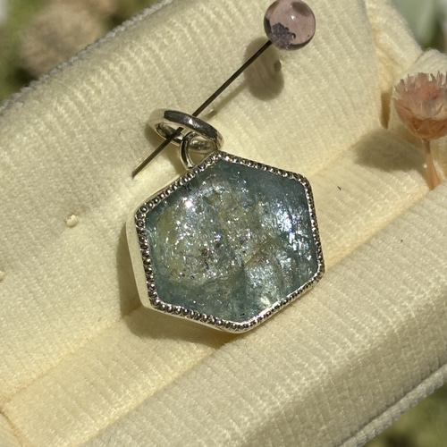 専用ʚ❤︎ɞ希少✳︎シンデレラアクアマリン　イリデッセンスアクアマリン　14kgf ご予約済み♢ レア✨ ブラジル産 イリデッセンス アクアマリン/通称