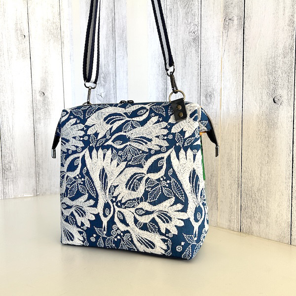 creema限定、ミナペルホネン、 ネイビーのカーニバル、ショルダーバッグ