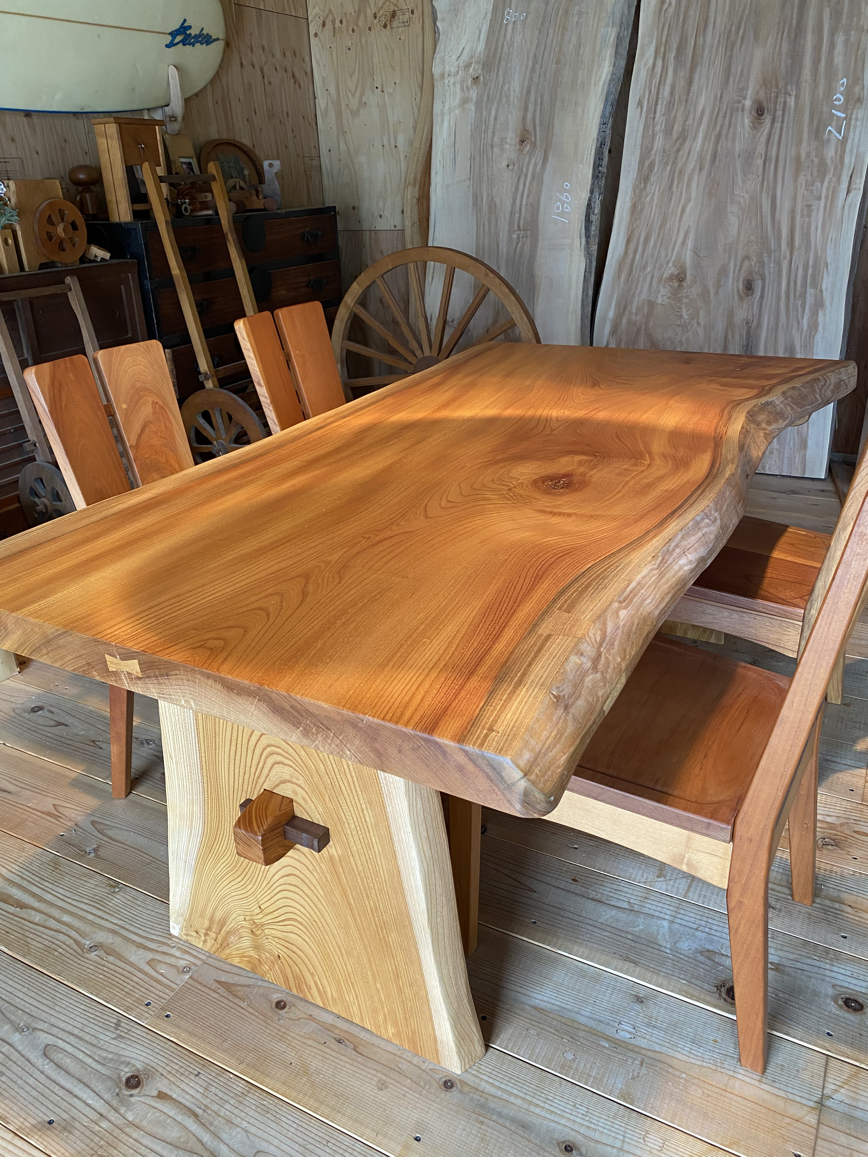 一枚板テーブル　欅