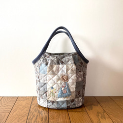 花のアップリケのパッチワークキルトバッグ トートバッグ lilla
