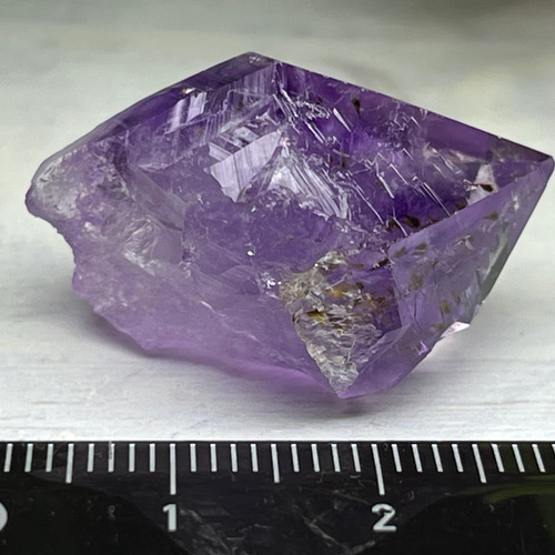 ゴールドカコクセナイト 紫水晶 アメジスト 結晶 原石 ラフストーン