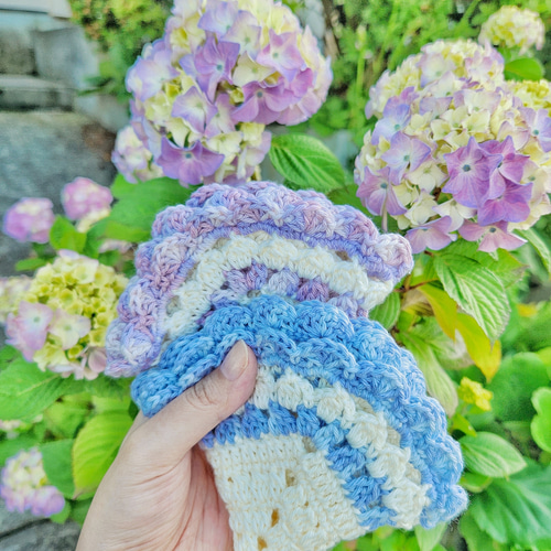 ニッタオル】雨の日が恋しくなる紫陽花のブーケハンカチ【2枚1セット