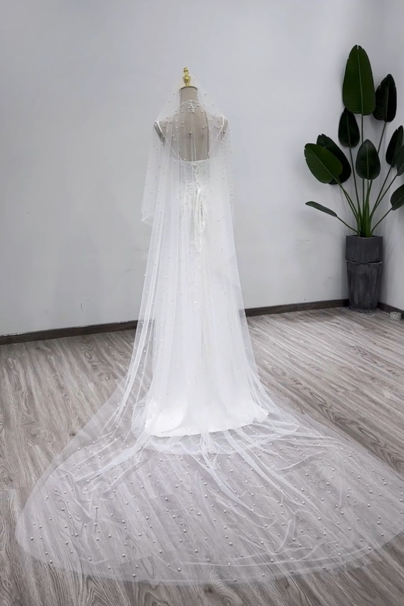 お買い得ショール 白　スレンダーライン　痩せて見える　キャミソール　パーディードレス　ブライダルウエア結婚式2次会披露宴