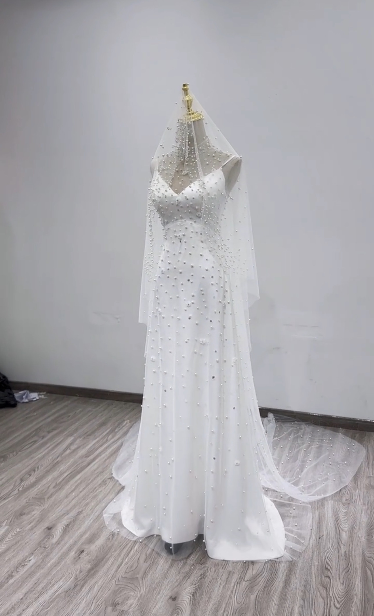 お買い得ショール 白　スレンダーライン　痩せて見える　キャミソール　パーディードレス　ブライダルウエア結婚式2次会披露宴