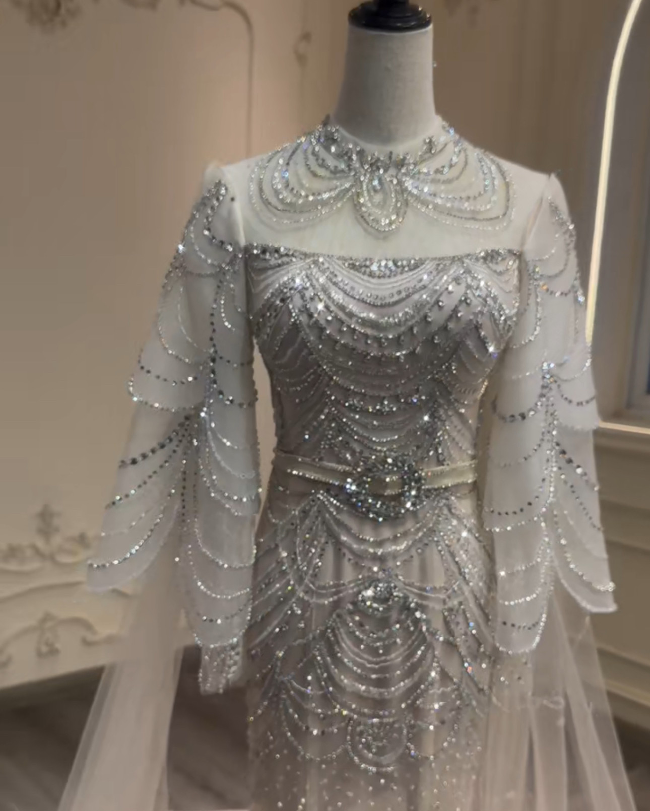 上質なドレス　スクエアベック　優雅　ビジューあり　マーメイドドレス　パーティードレス演奏会コンテスト衣装ステージ前撮り