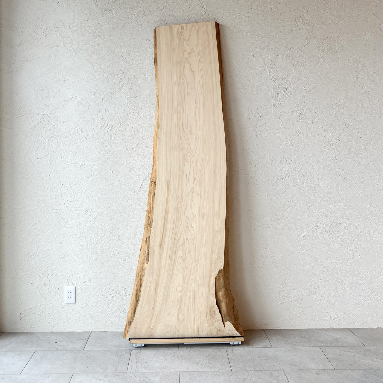 【オーダーメイド】杉 一枚板 高周波プレス済み Lサイズ 幅：約2070mm×奥行：約720mm(最大) 天板厚：約54
