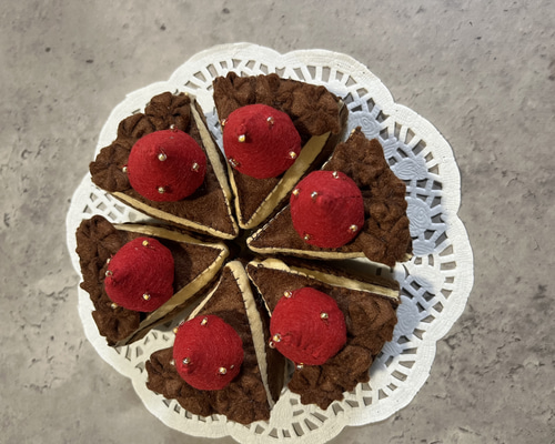 フェルトチョコケーキホール！！ おもちゃ・人形 viel.gluck.s 通販