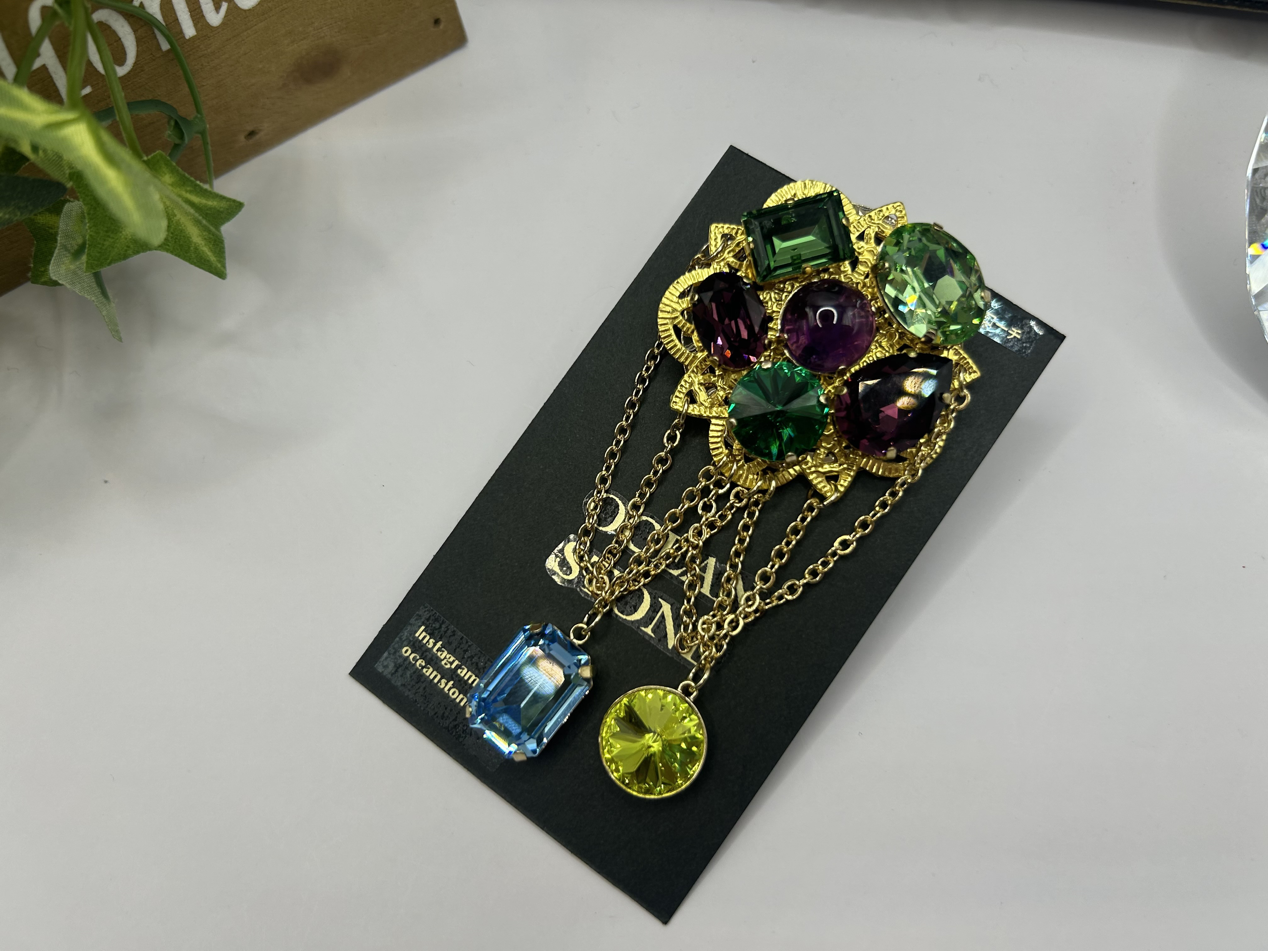 グリーン✖️パープルロイヤルブローチ（ゴールド）OCEAN STONE