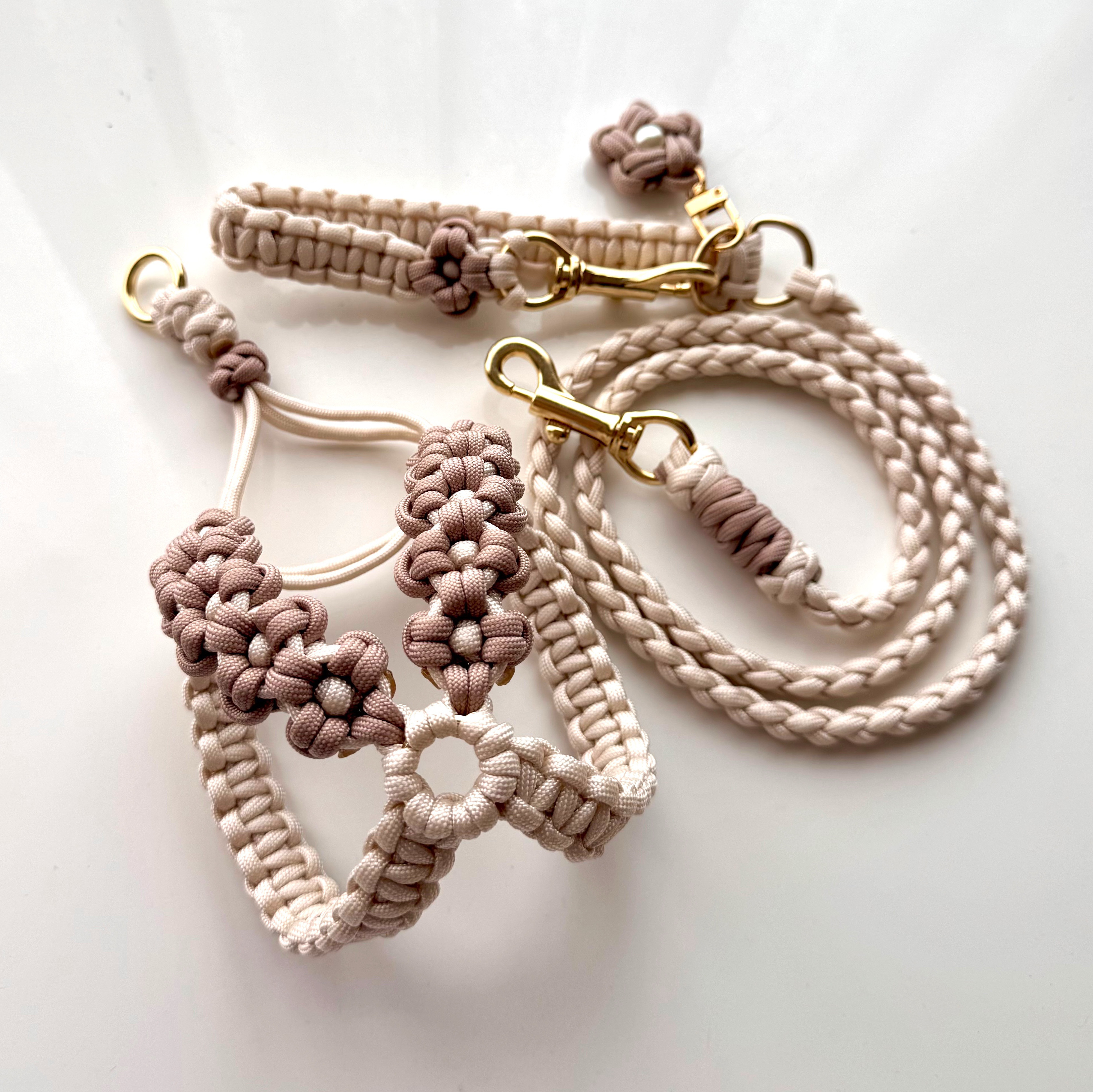 お花モチーフ✿高見えハーネスとリードのセット　お花チャーム付き