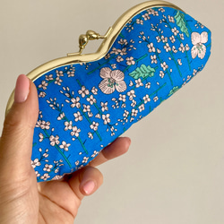 ミナペルホネンmina perhonenの人気柄 蝶々の刺繍が可愛い