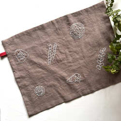 パンのオリジナルイラスト⭐︎刺繍マルチクロス 2枚目の画像