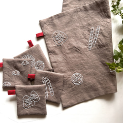 パンのオリジナルイラスト⭐︎刺繍マルチクロス 3枚目の画像