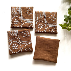 ウォルナットブラウン×ホワイト　北欧風⭐︎刺し子刺繍コースター(1枚) embroidery coaster 1枚目の画像