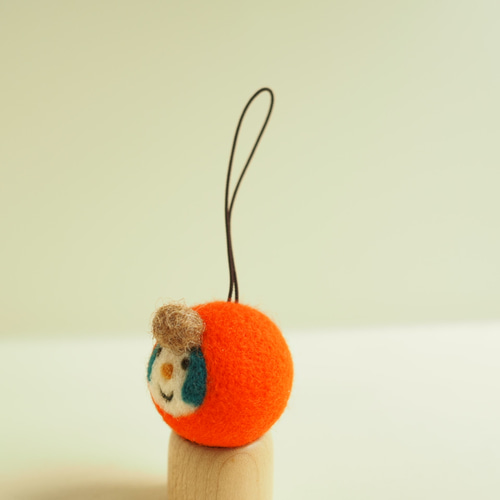 ニコニコさん 〈リーゼント〉羊毛フェルトぬいぐるみストラップ 携帯