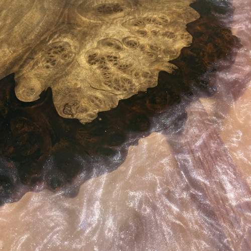 クラロウォールナット瘤×ピンクパールのレジンテーブル 一点物 サイド